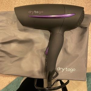 Travel blow dryer